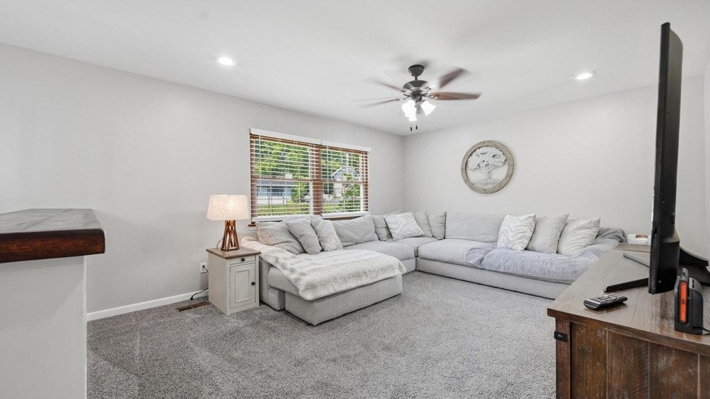 483 Foster Dr