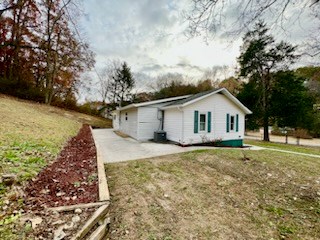 309 W Schmitt Road