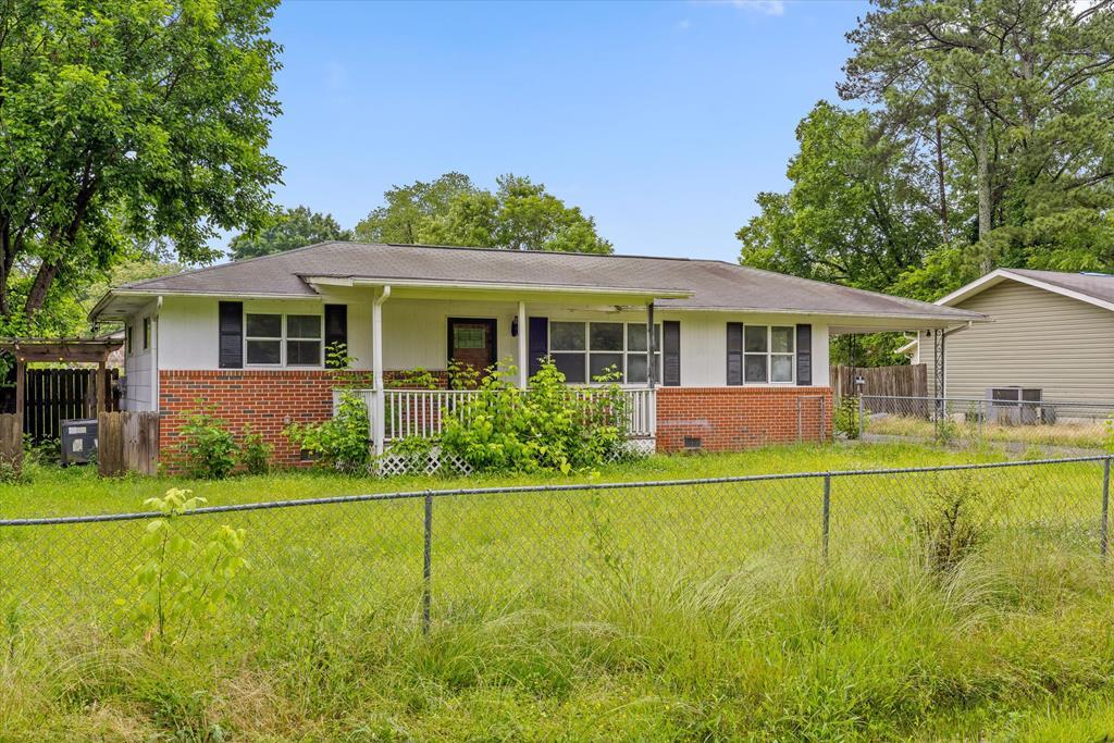 1308 W Sherry Dr