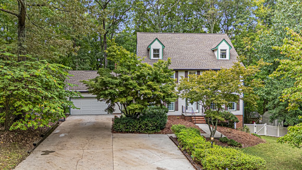 2000 Sourwood Drive