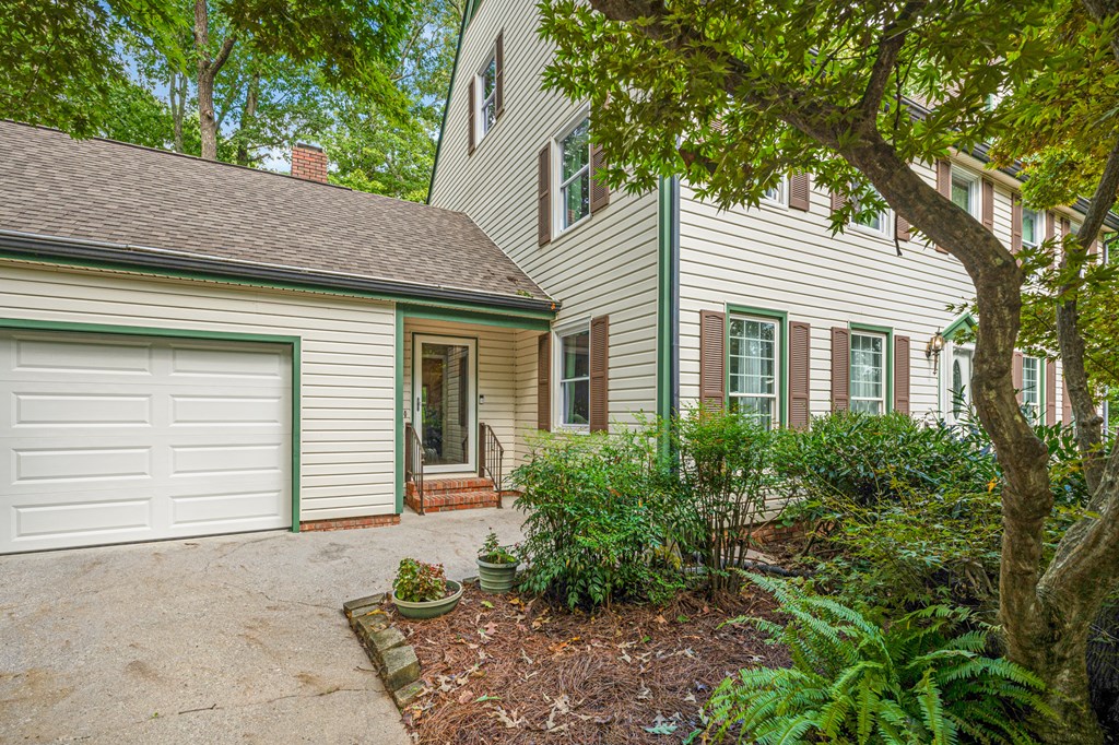 2000 Sourwood Drive