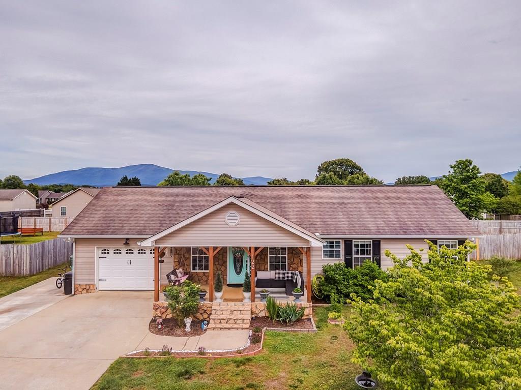 122 Lyndsey Drive
