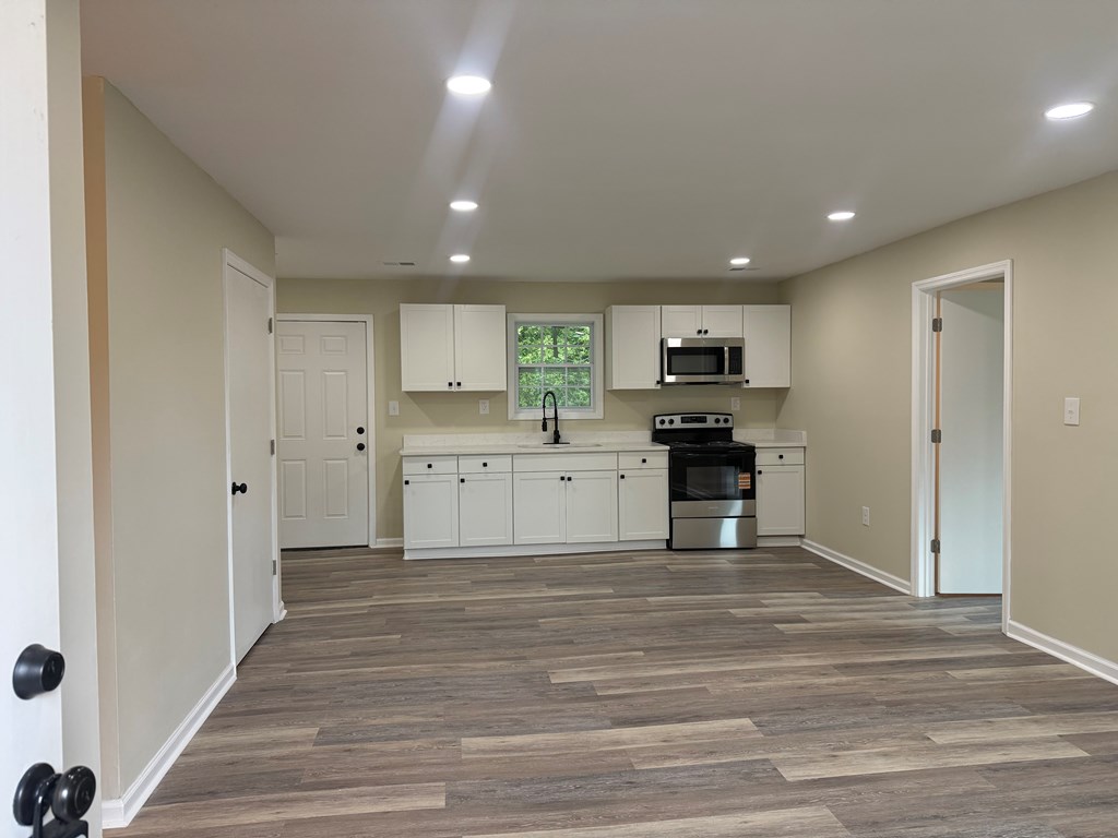 1313 Peggy Lane