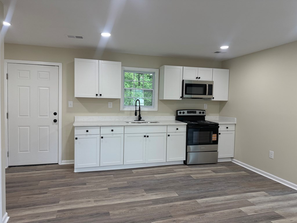 1313 Peggy Lane