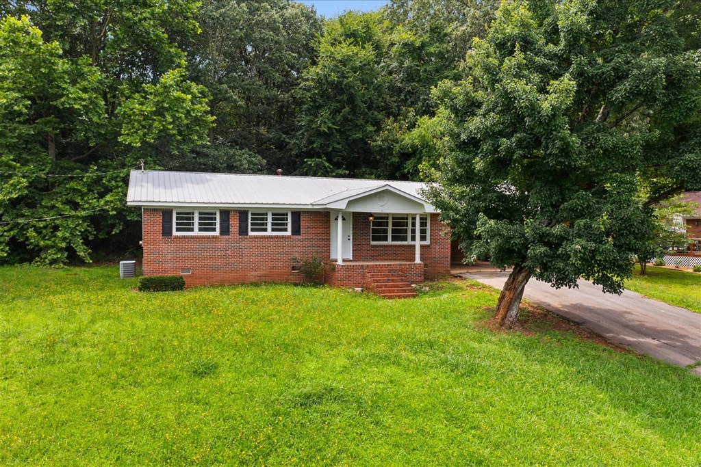 401 SW Spring Valley Drive
