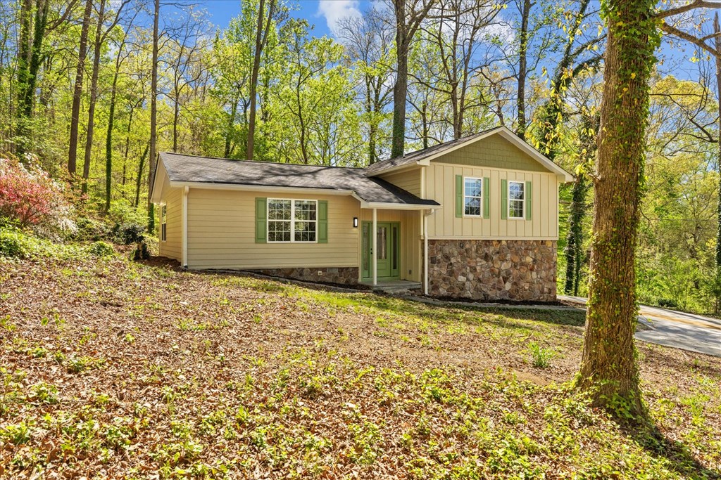 638 Pine Oaks Drive
