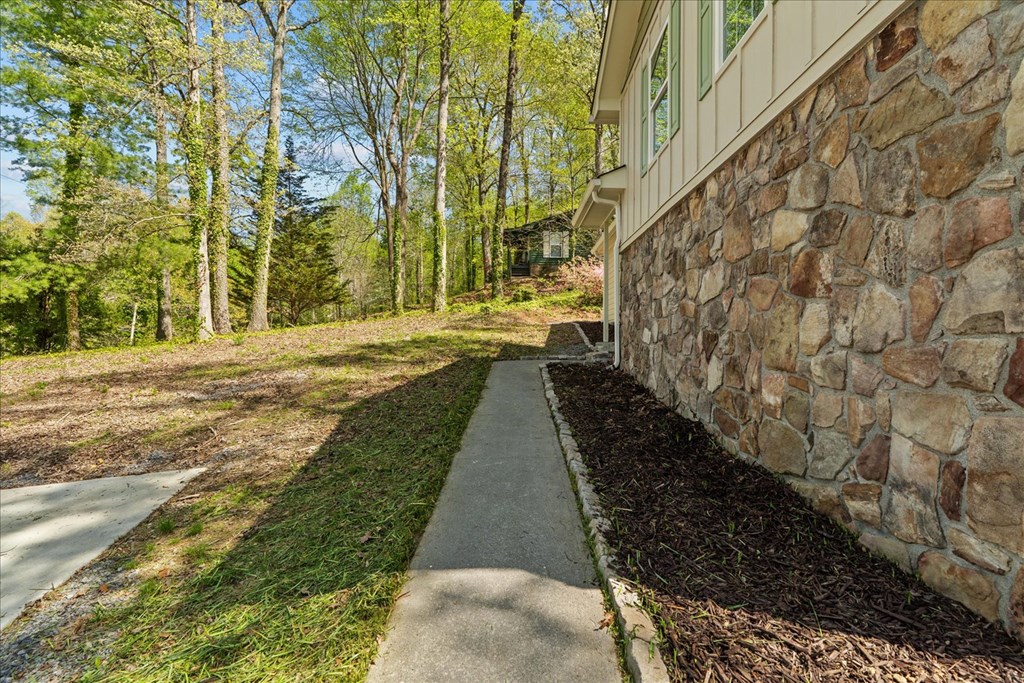 638 Pine Oaks Drive