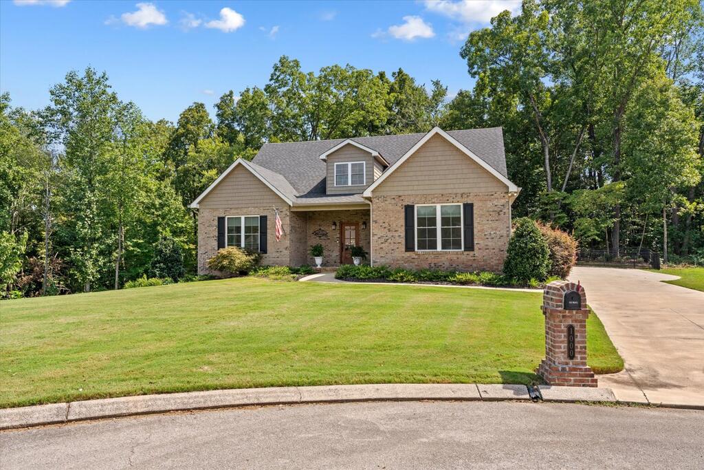 1000 Woodbury Trail