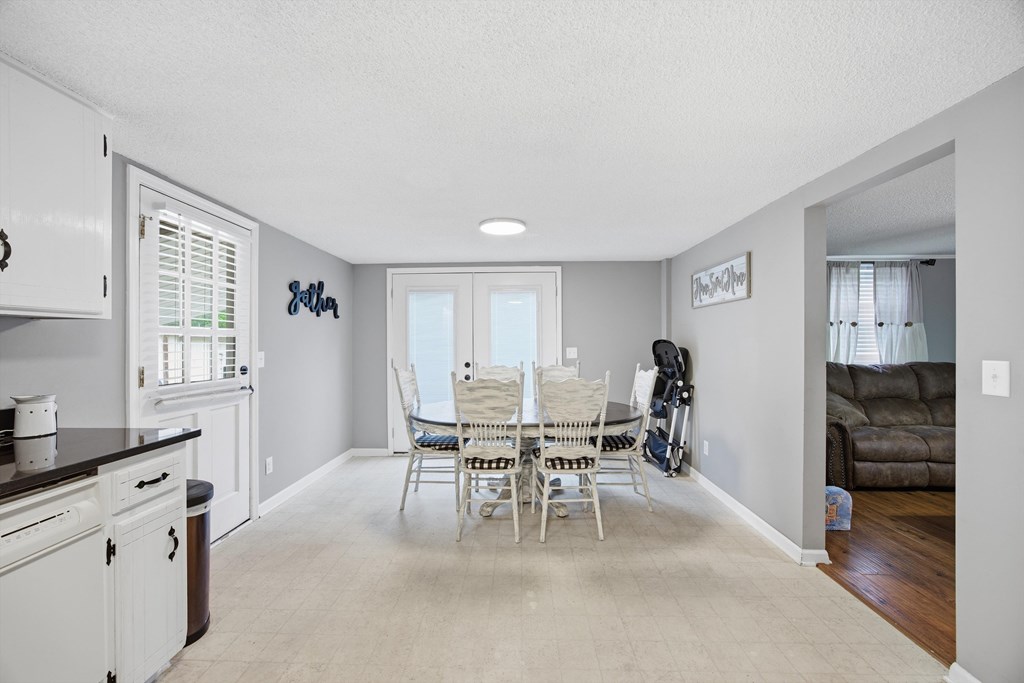 47 Rebecca Dr