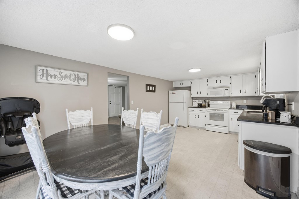 47 Rebecca Dr