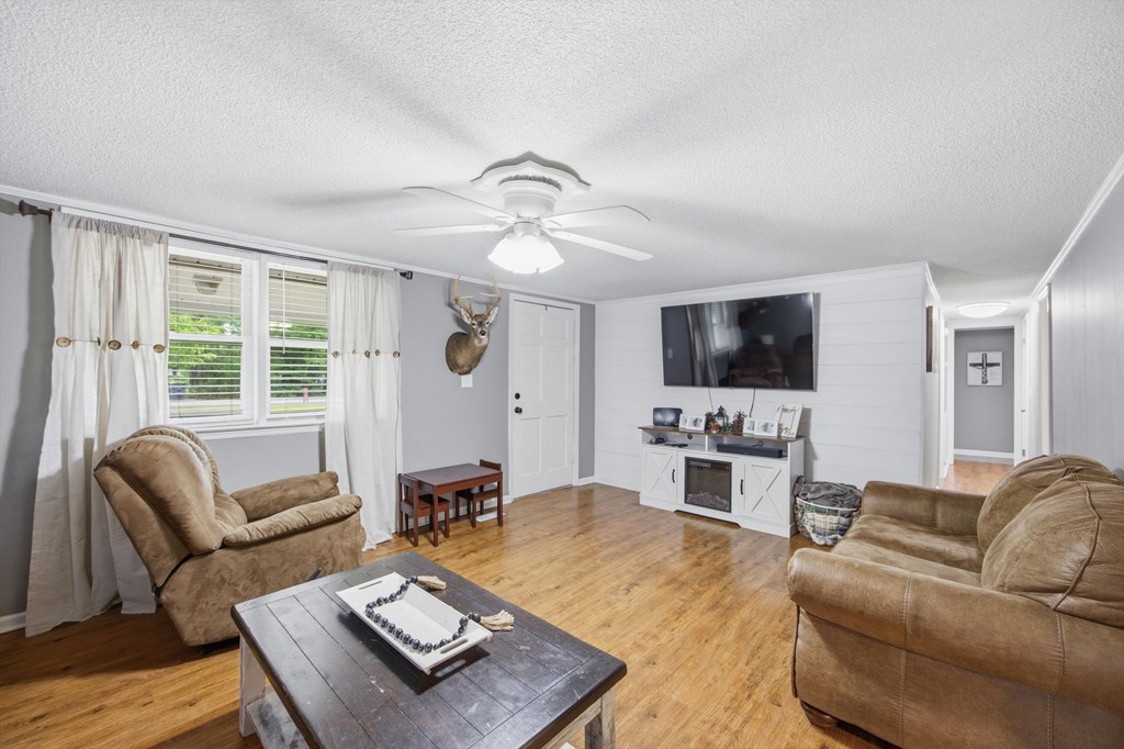 47 Rebecca Dr