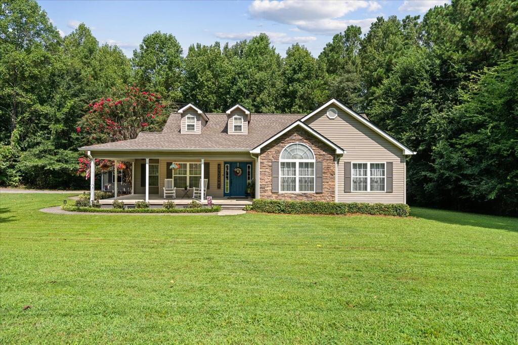 684 Ellis Circle