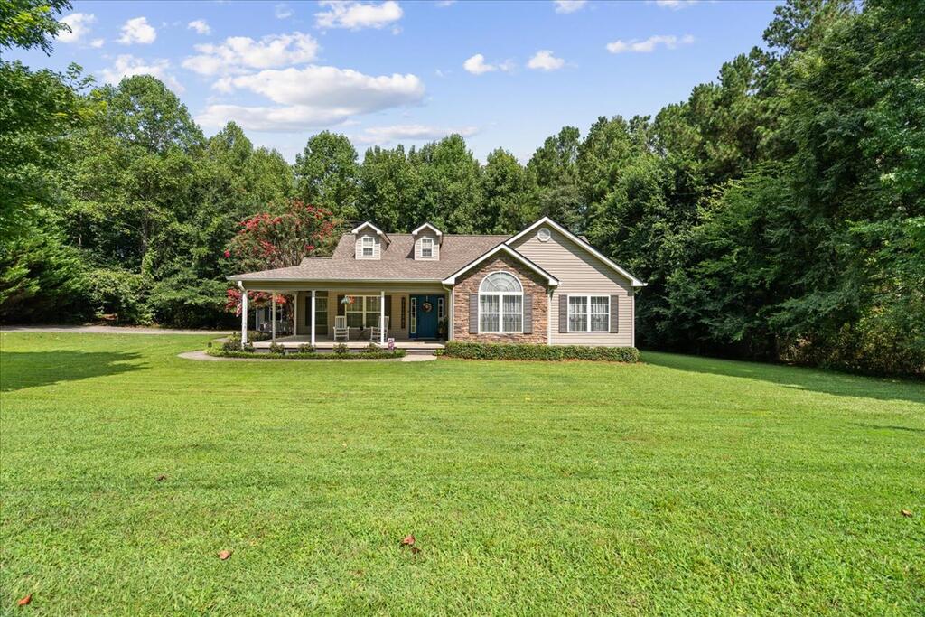 684 Ellis Circle