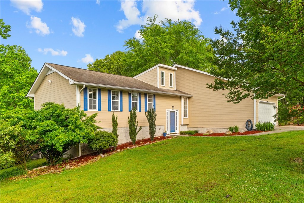 493 Lennox Way