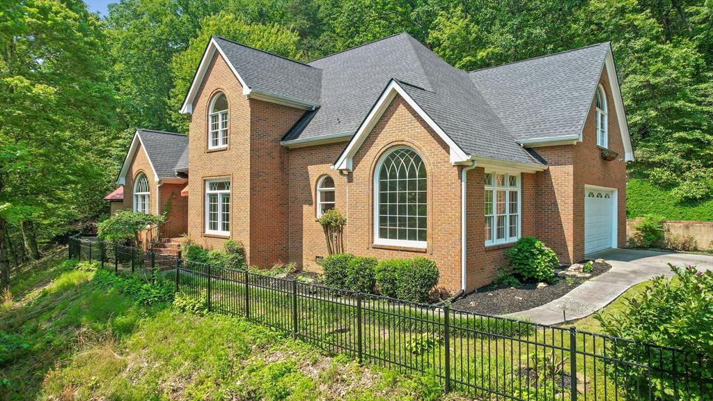 2001 Eagle Point Drive