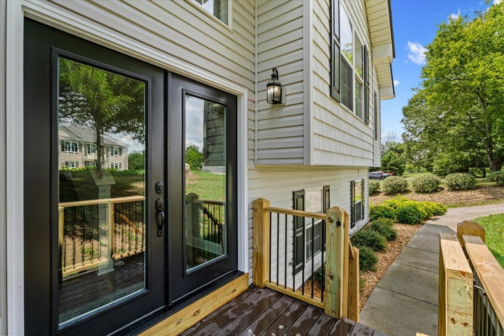 212 Courtney Circle