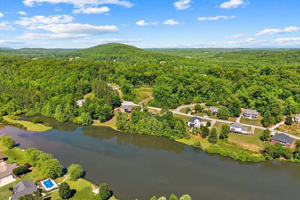 42 Canoe Cove