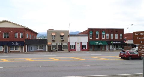 114 N 3rd Avenue CHATSWORTH GA 30705