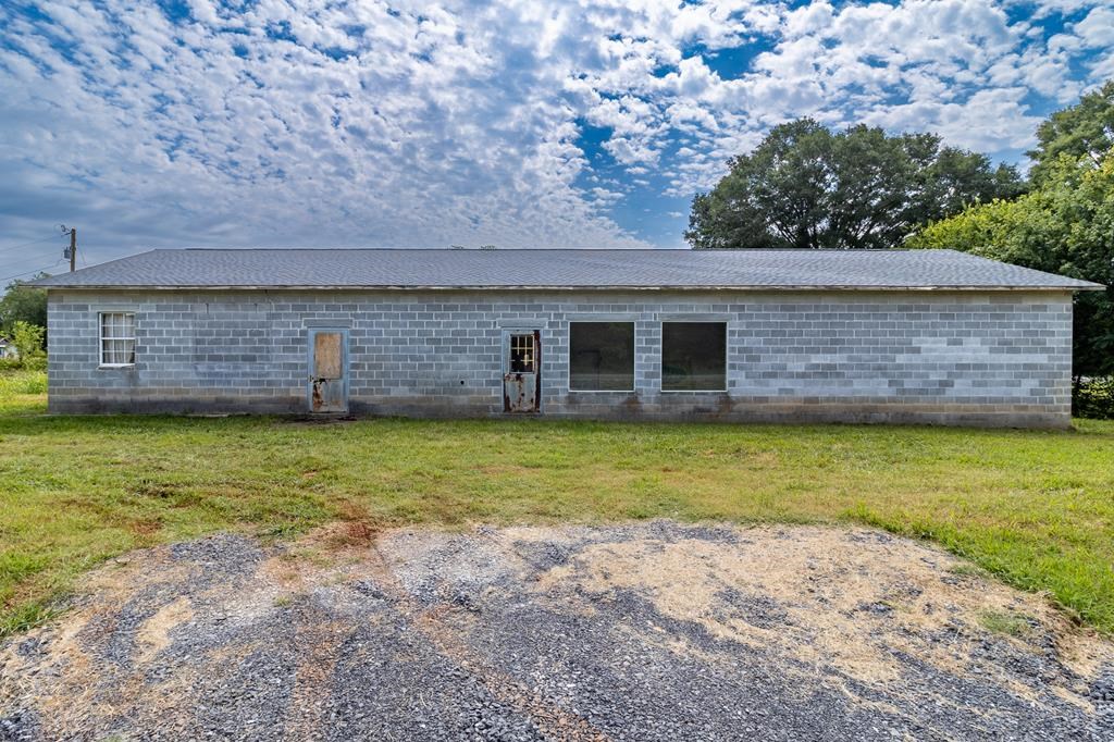 10000 N Hwy 225