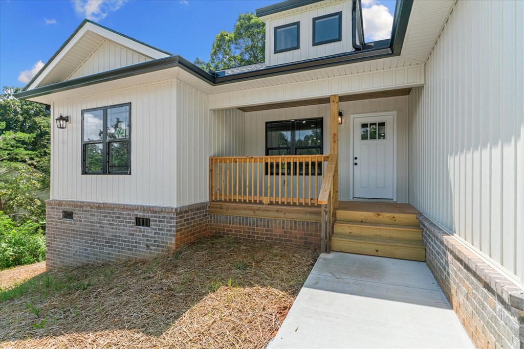 216 Earls Way