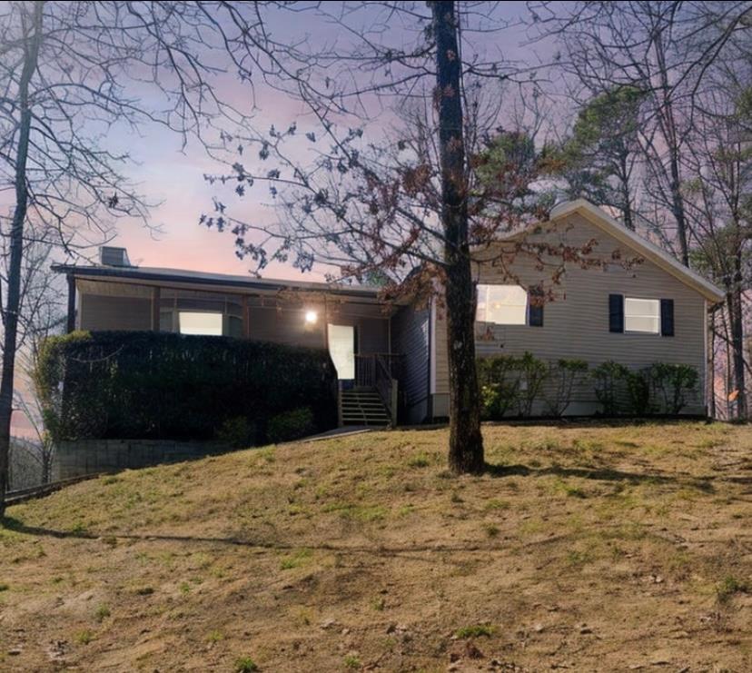207 Laurel Drive NE