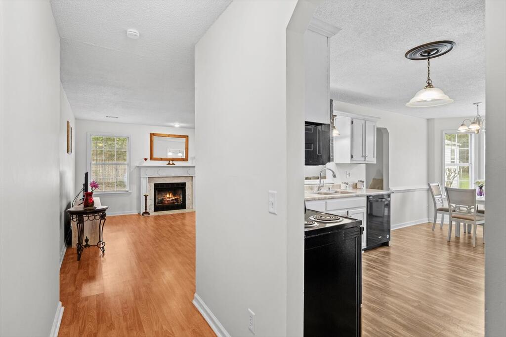 469 Diamond Way