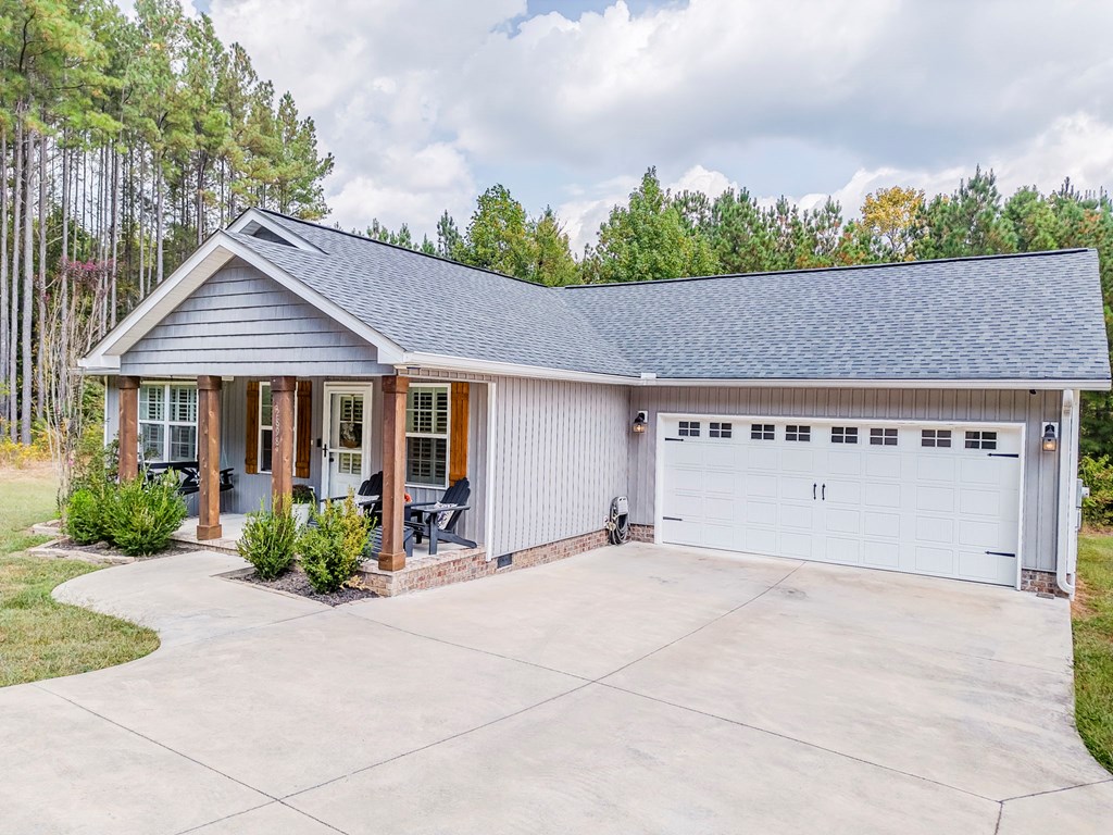 2898 Crow Valley Road NW