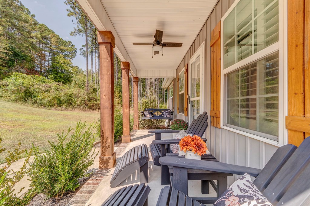 2898 Crow Valley Road NW