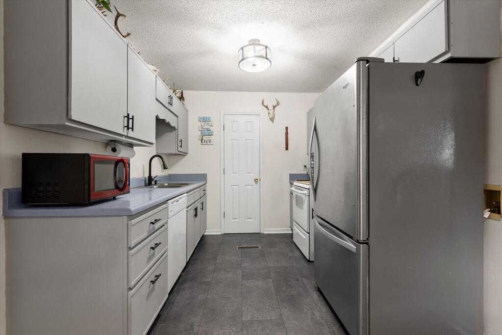 1884 Peavine Road