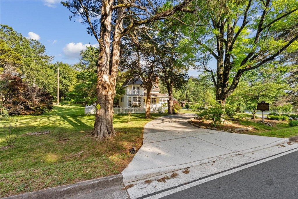 2906 Reed Road