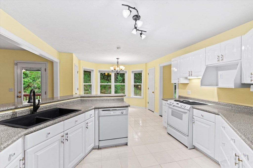 3218 Leona Drive
