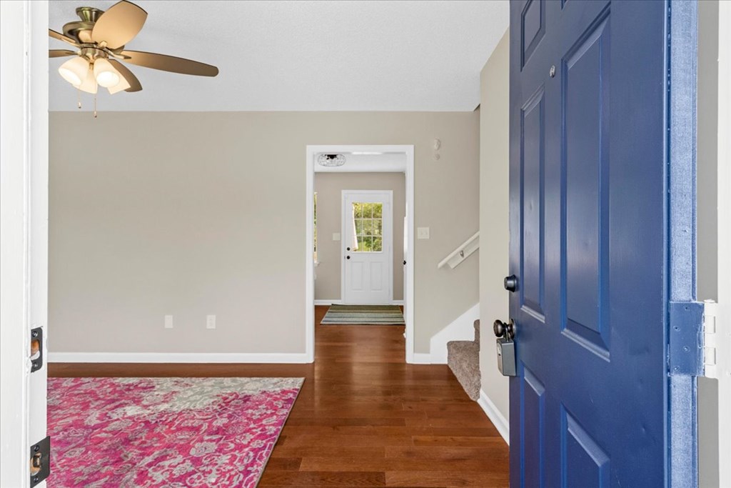 107 Darvin Ln