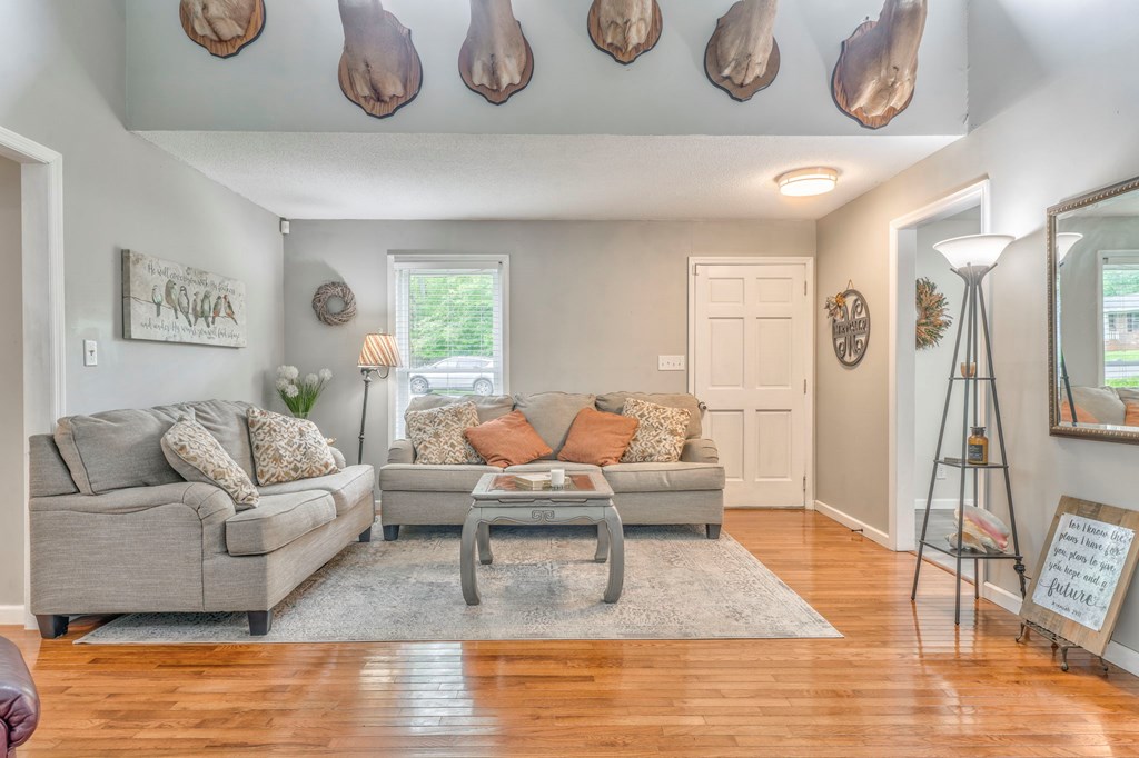 3012 E Brookhaven Circle