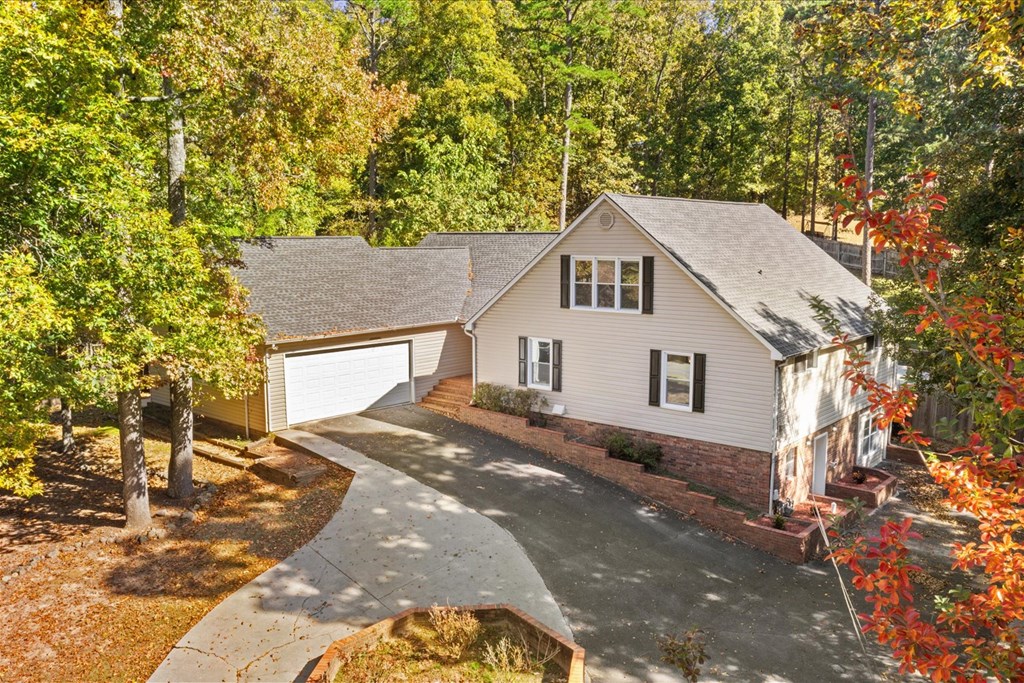 224 Shadowood Drive SE
