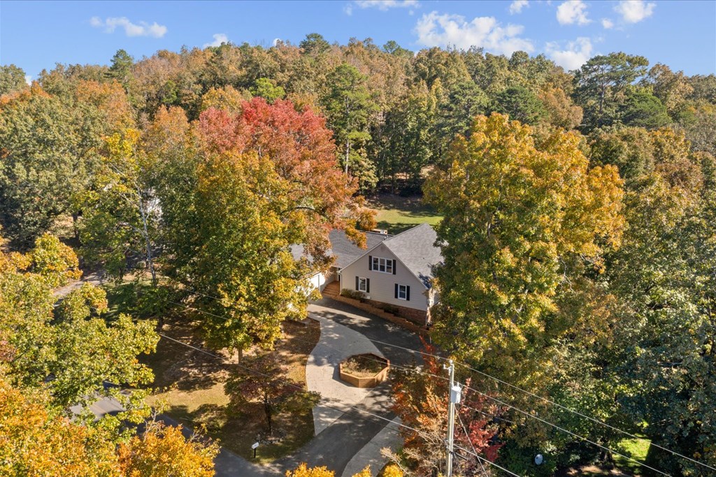 224 Shadowood Drive SE