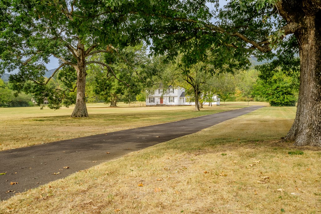 2512 Dug Gap Road
