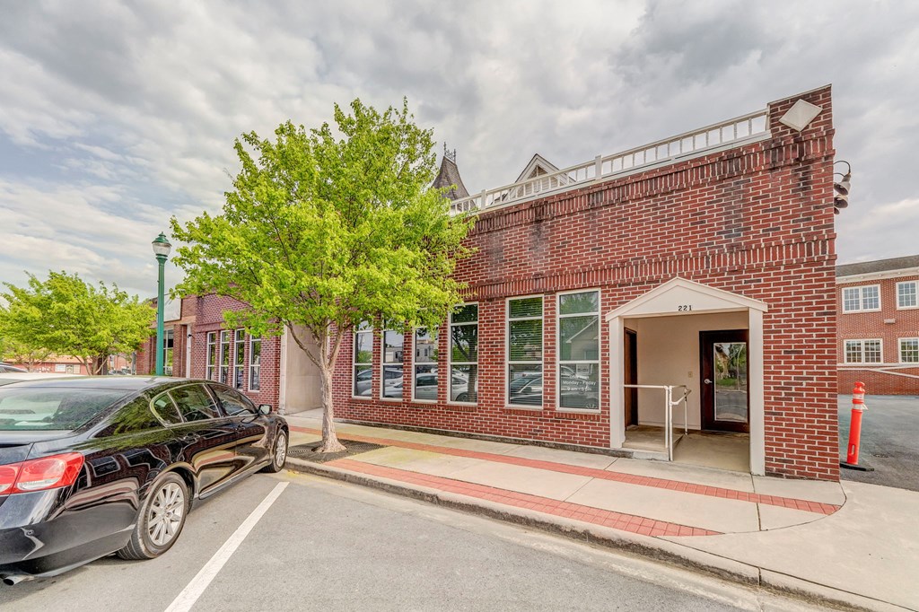 219 W Crawford Street