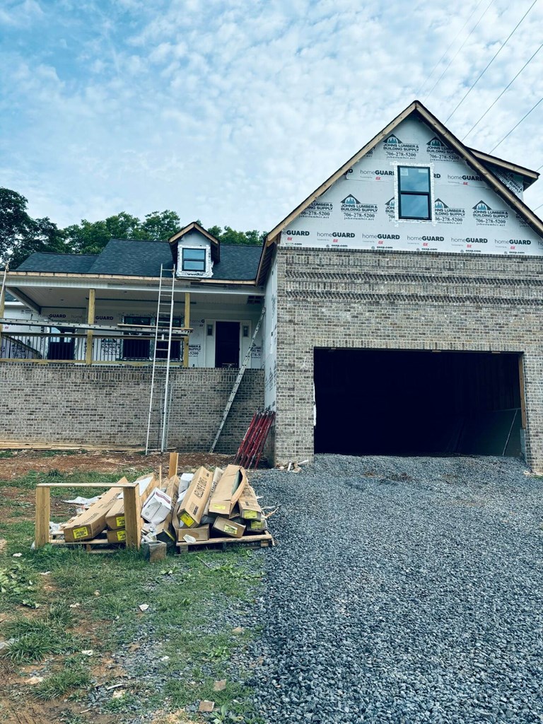 104 Buckingham Drive