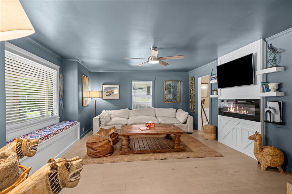 921 Hardwick Circle