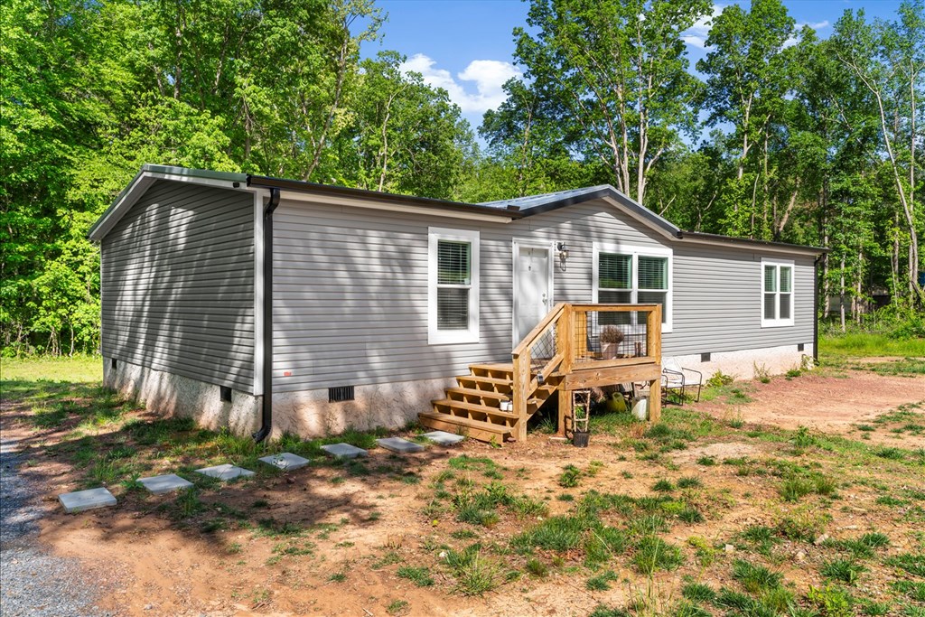 3277 Hurricane Road