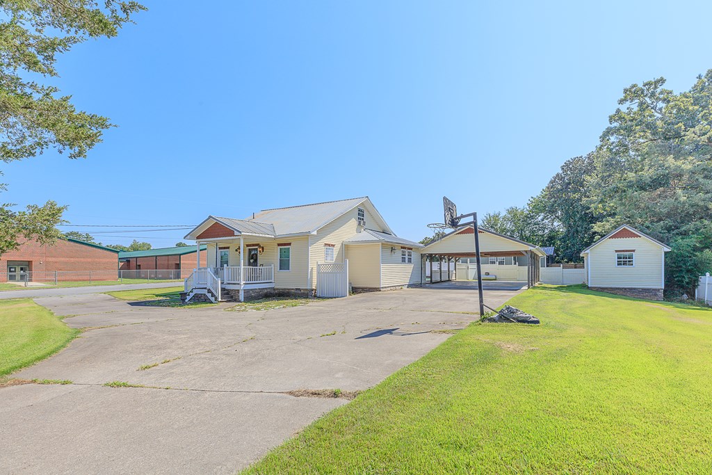 622 W Market Street