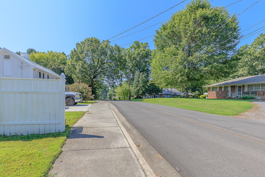 622 W Market Street