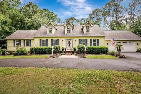 400 SE Three Oaks Dr Calhoun GA 30701
