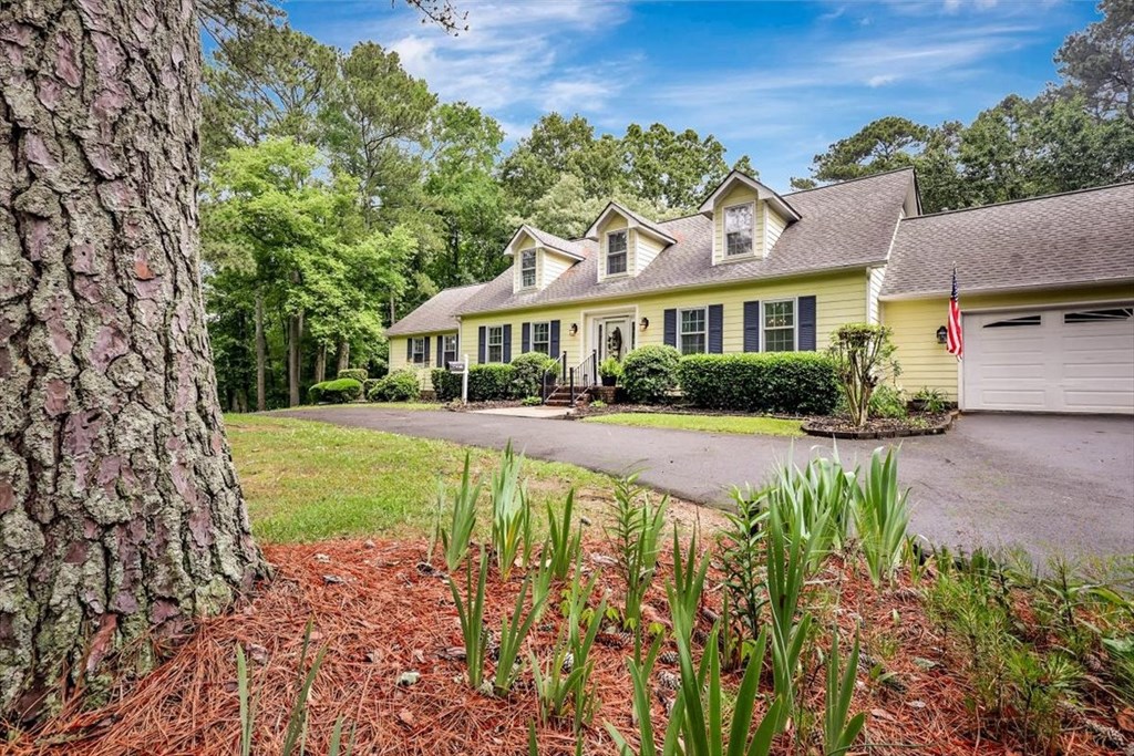 400 SE Three Oaks Dr