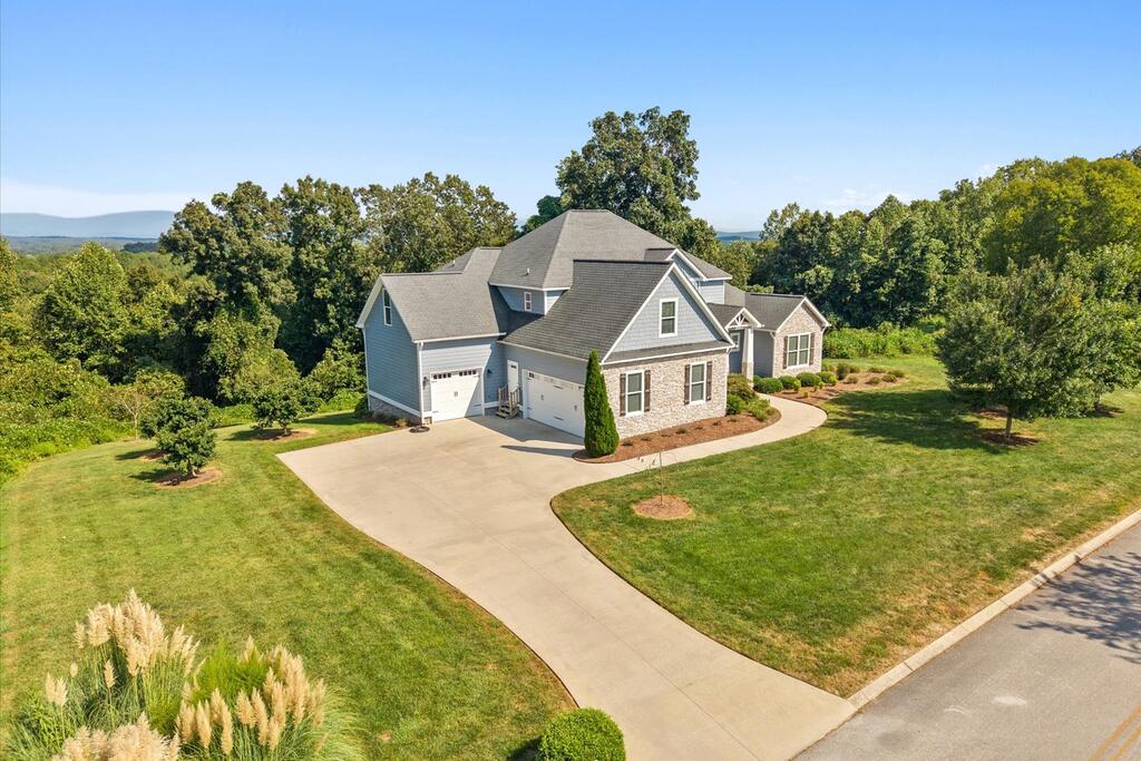 1020 Woodbury Trail