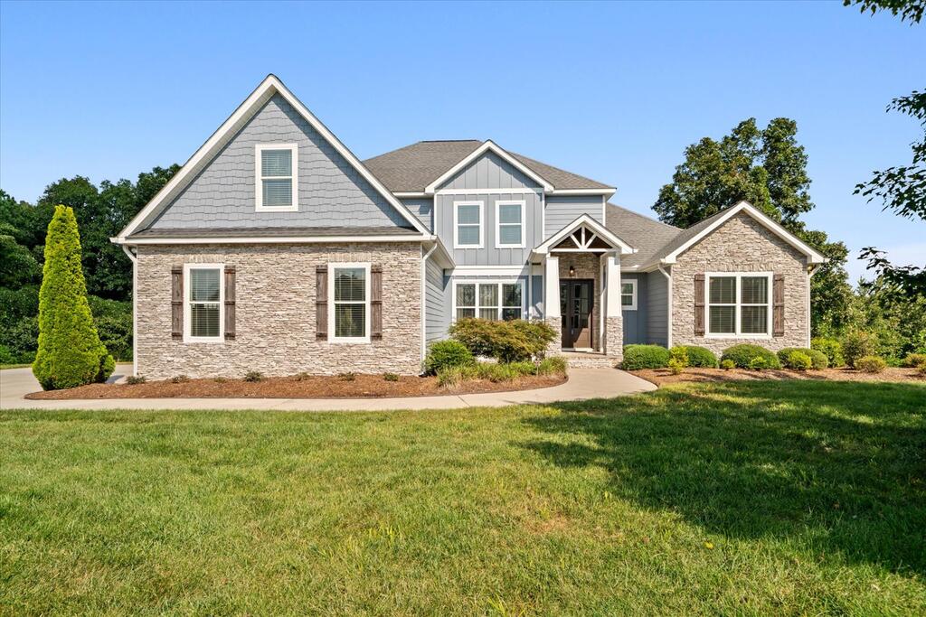 1020 Woodbury Trail
