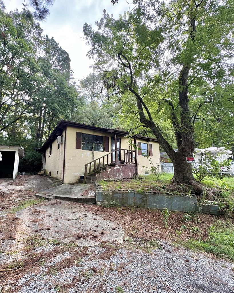 Photo 1 of 25 — 204 N Bogle Street, DALTON, GA 30721