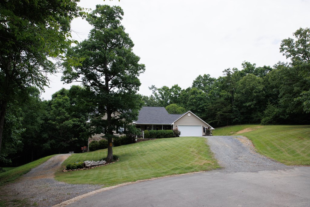 318 North Lake Drive