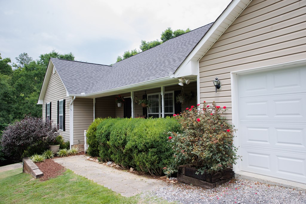 318 North Lake Drive