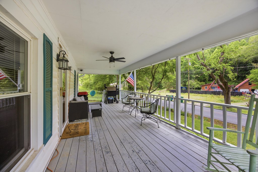 309 W Schmitt Road